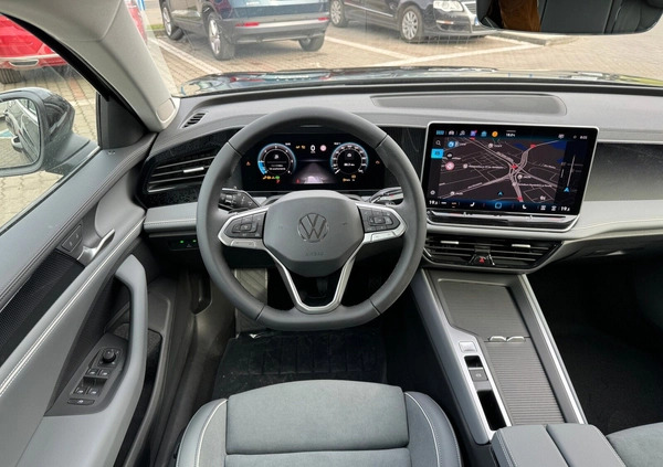 Volkswagen Passat cena 199990 przebieg: 1, rok produkcji 2024 z Kudowa-Zdrój małe 497